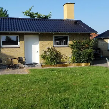 Gasthof Commuter For One Or Two People Munkebo