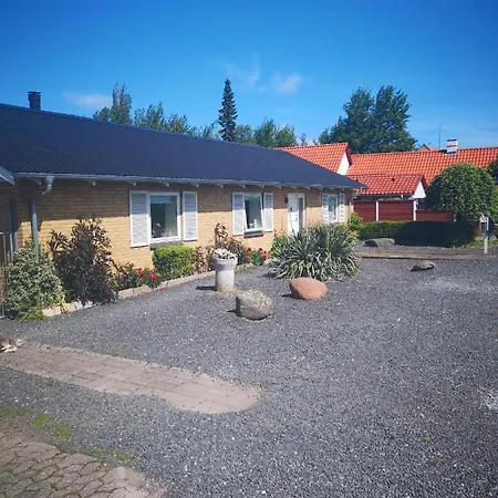 Gasthof Commuter For One Or Two People Munkebo